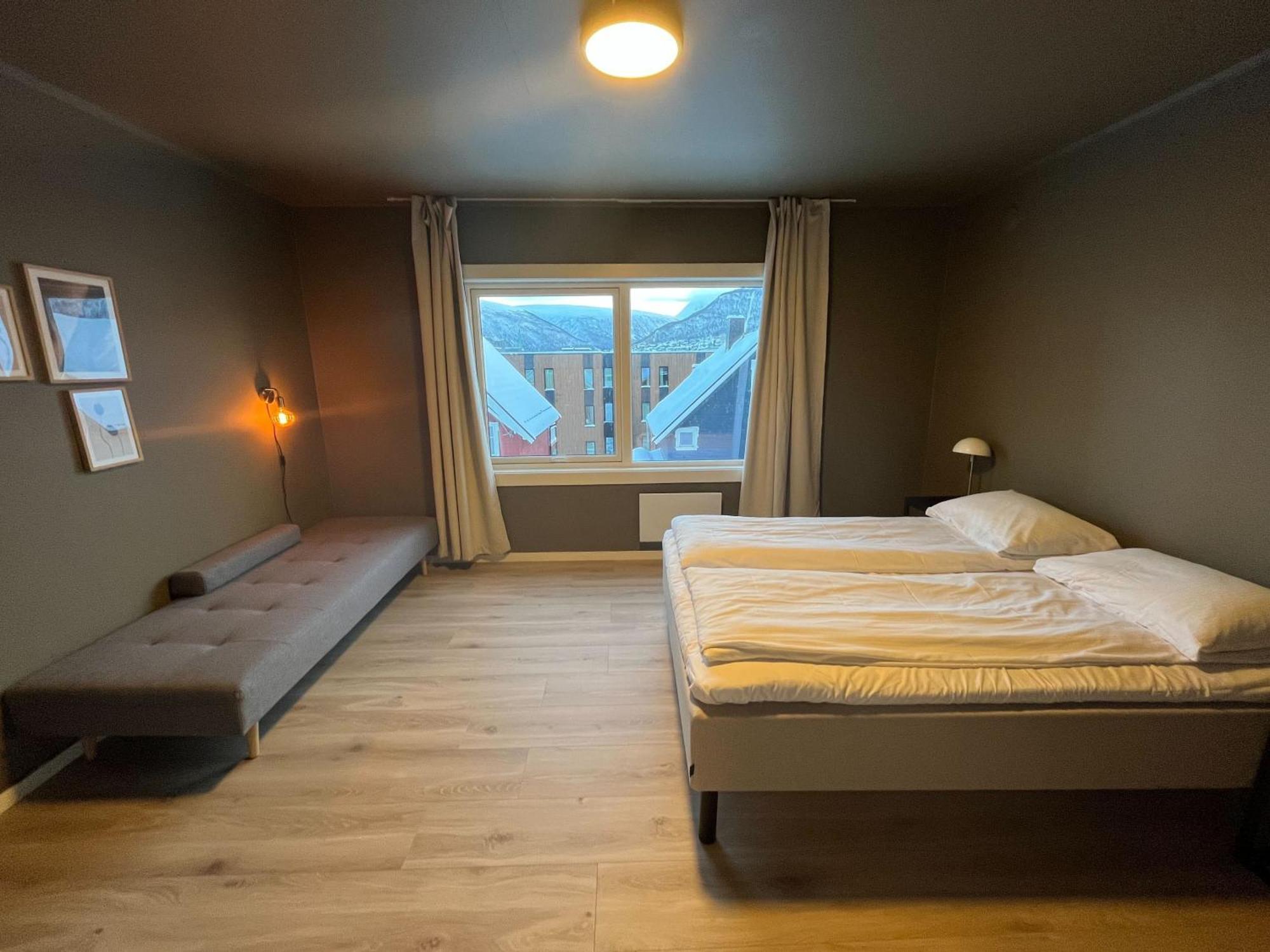 Enter Backpack Apartments Tromsø Dış mekan fotoğraf