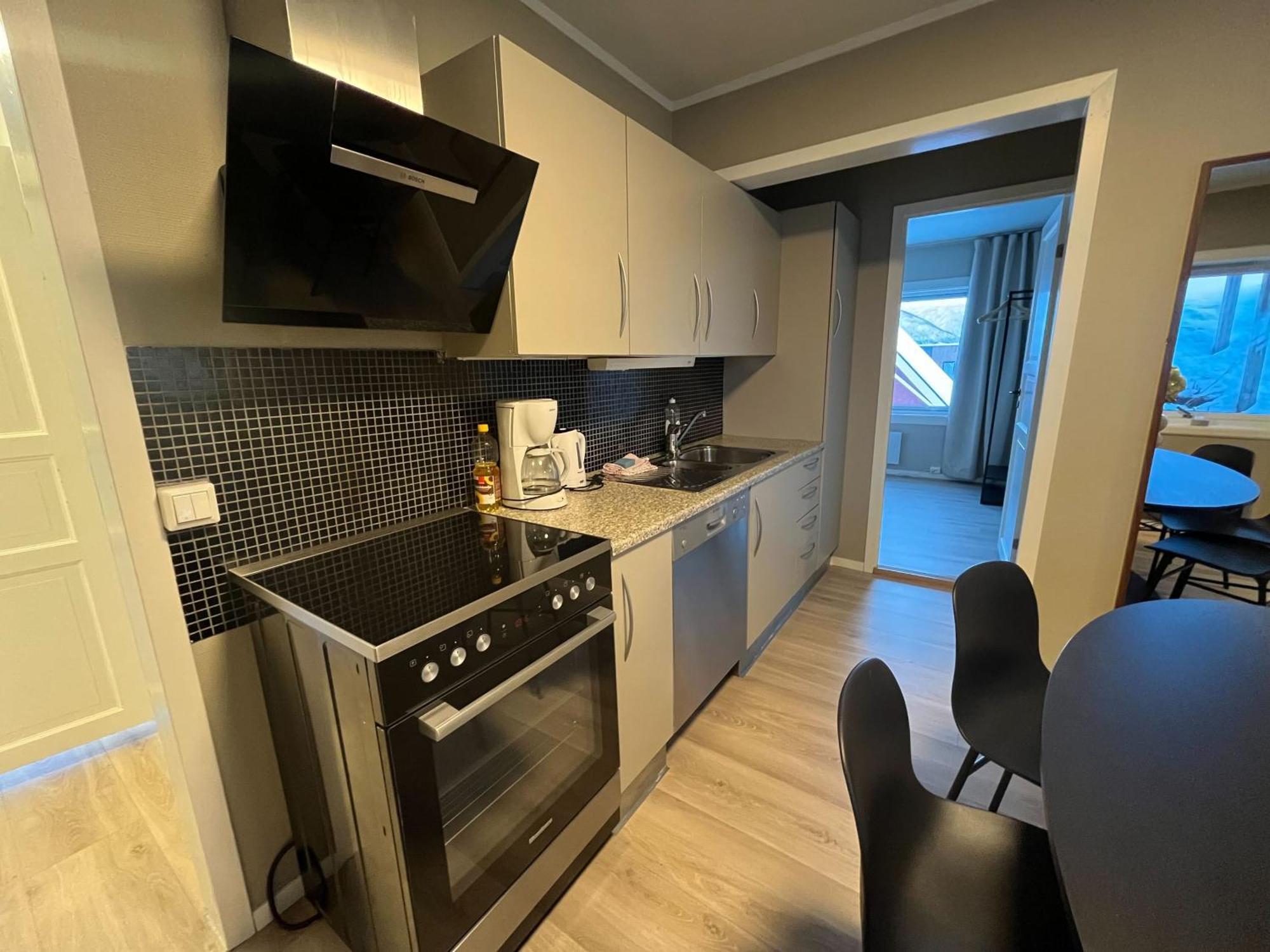 Enter Backpack Apartments Tromsø Dış mekan fotoğraf